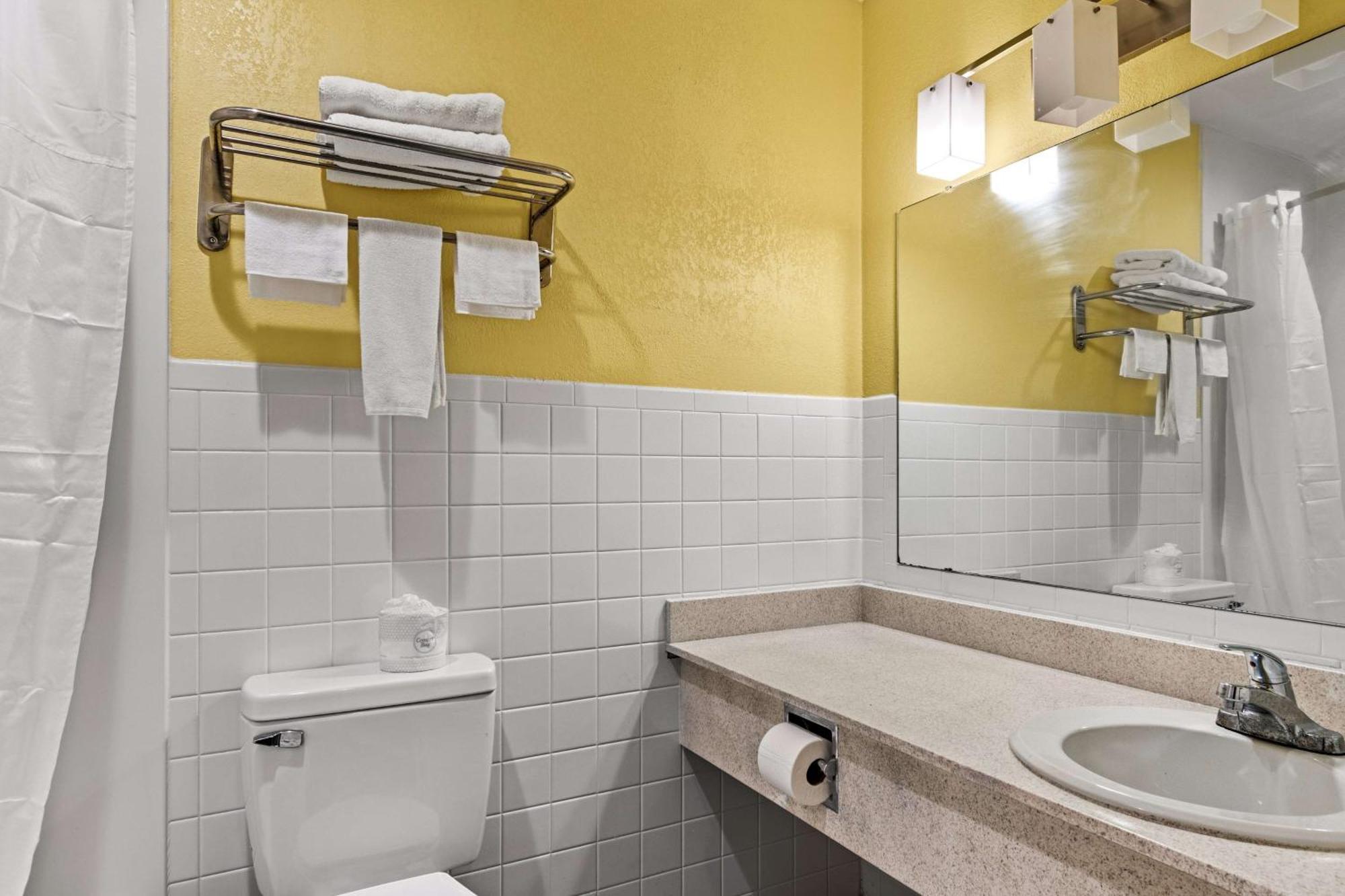 Americas Best Value Inn 卡莱尔 外观 照片