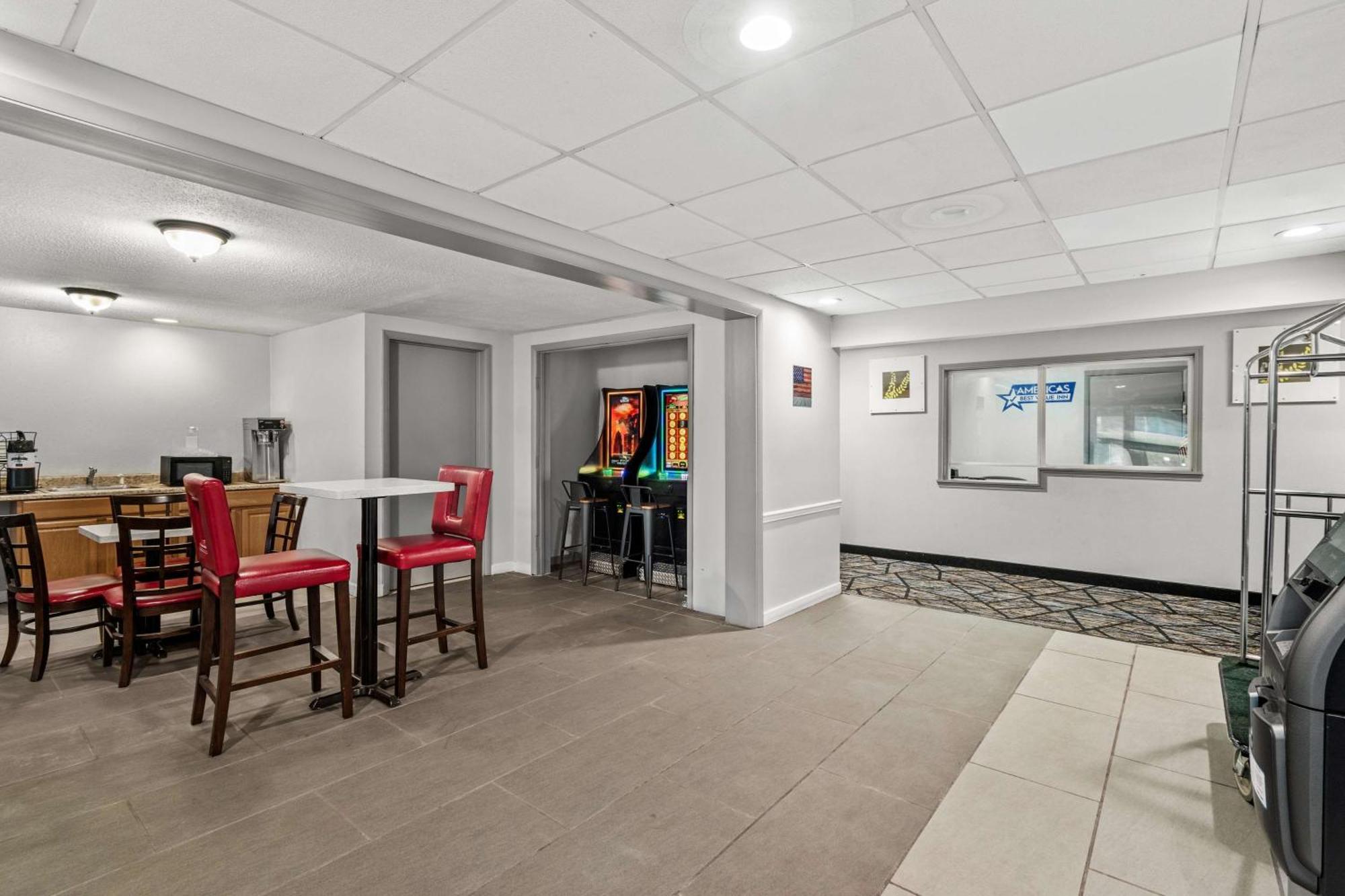 Americas Best Value Inn 卡莱尔 外观 照片